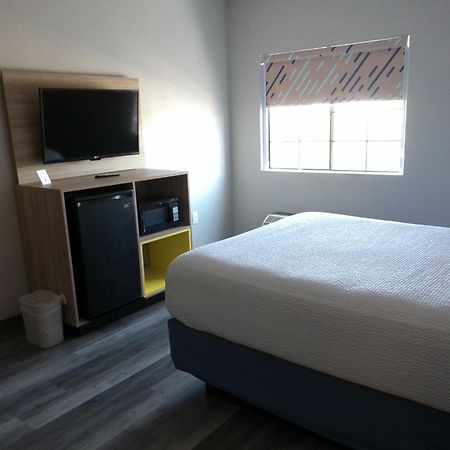 Days Inn & Suites By Wyndham Tucson/Marana Екстериор снимка