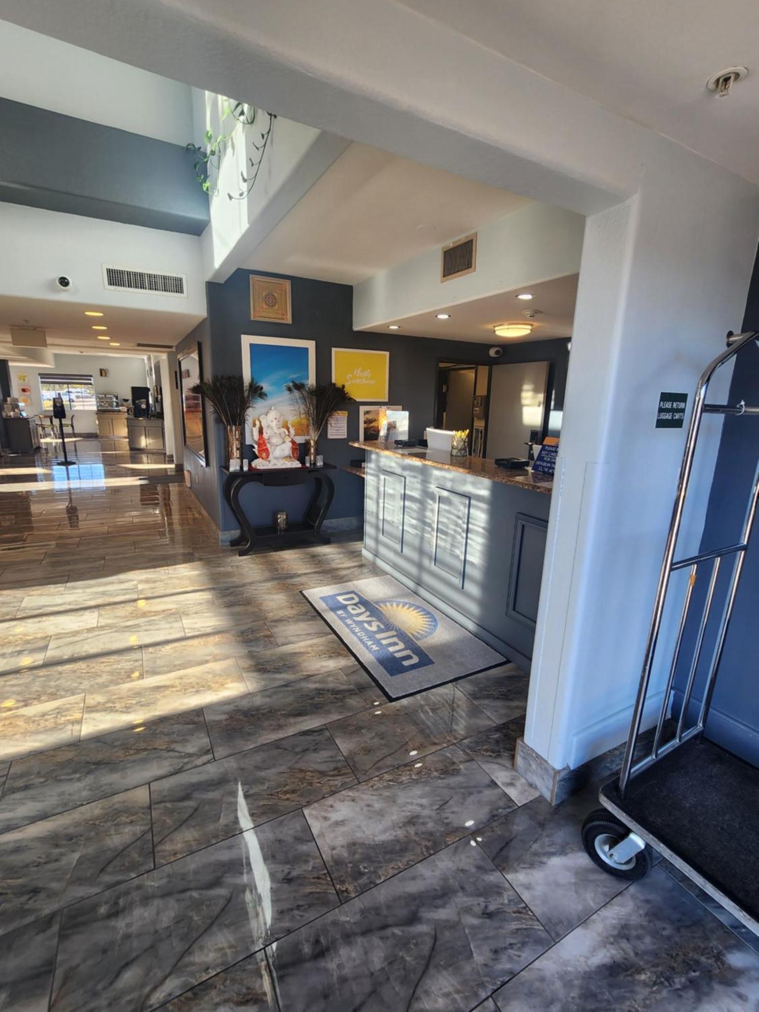 Days Inn & Suites By Wyndham Tucson/Marana Екстериор снимка