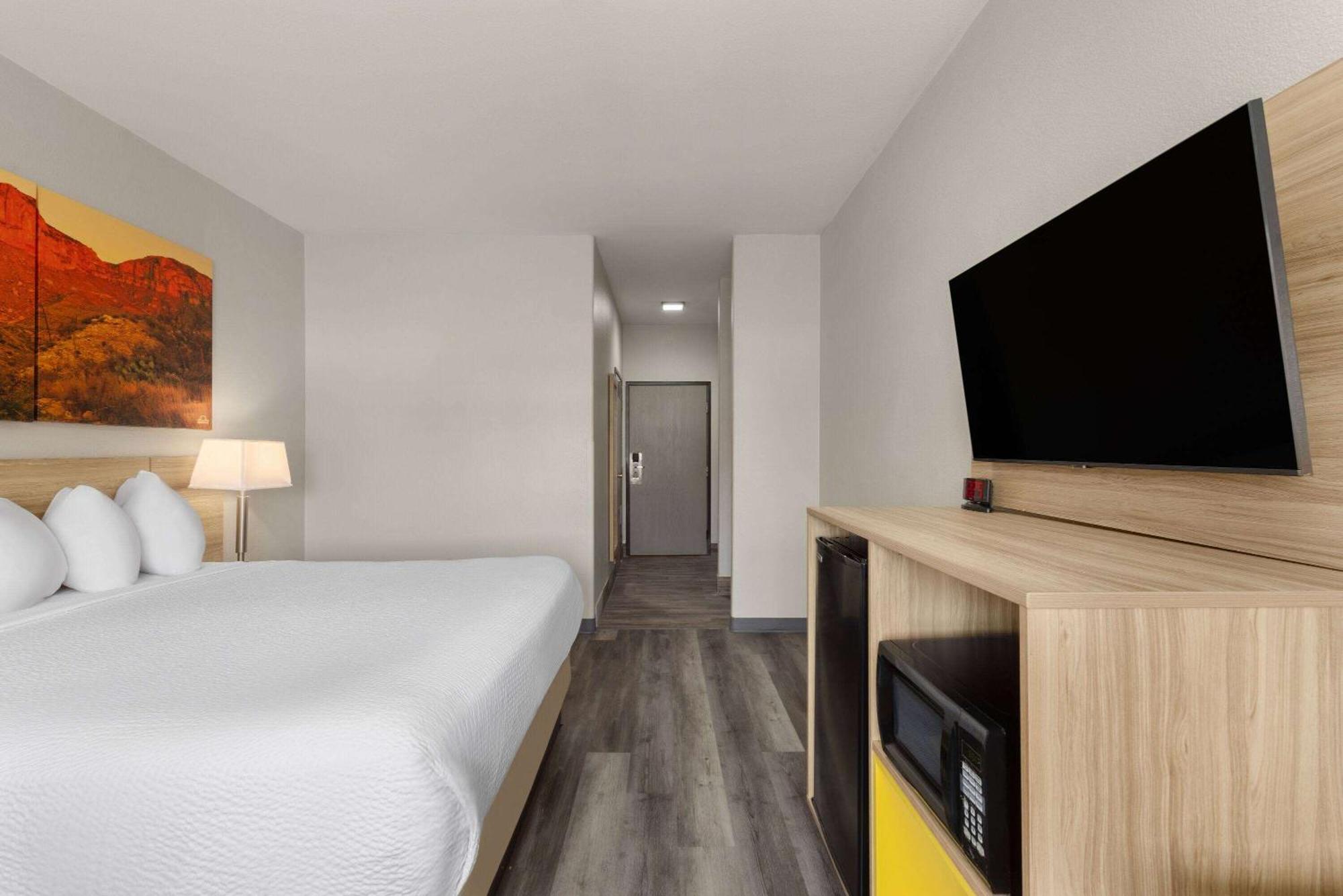 Days Inn & Suites By Wyndham Tucson/Marana Екстериор снимка